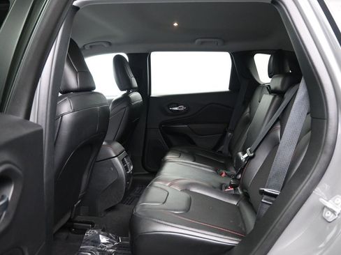 Used 2023 Jeep Cherokee Trailhawk w/ Trailer Tow Group image 30