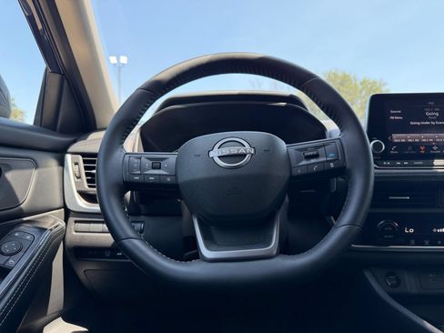 Used 2026 Nissan Rogue SV AWD/4WD image 30