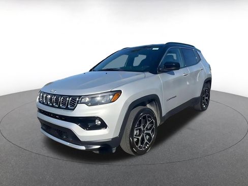 Used 2025 Jeep Compass Limited AWD/4WD image 7