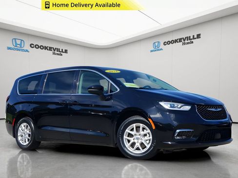 Used 2024 Chrysler Pacifica Touring-L FWD image 1