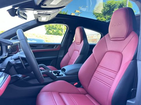 New 2026 Porsche Cayenne Turbo AWD/4WD image 5