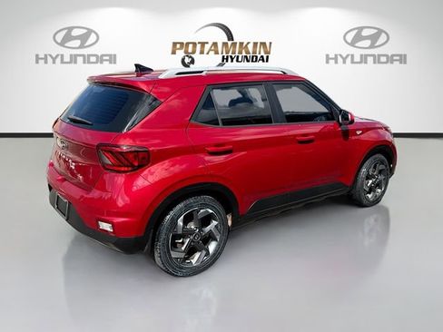 Used 2022 Hyundai Venue SEL image 5