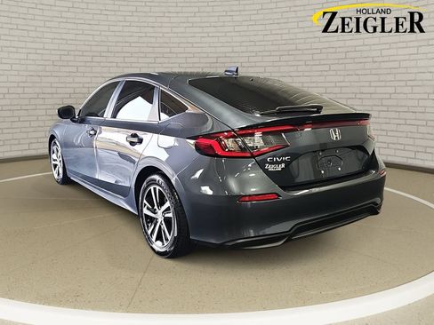 Used 2023 Honda Civic LX image 7
