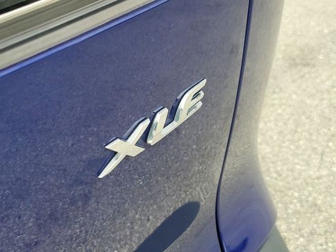 Used 2022 Toyota Corolla Cross XLE FWD image 7