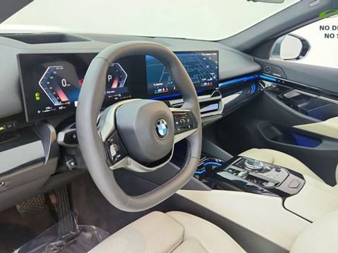 Used 2026 BMW 530i RWD image 18