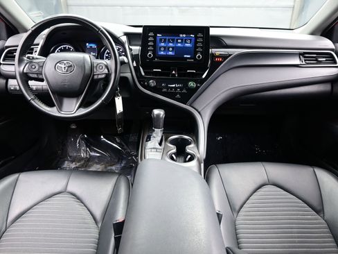 Used 2023 Toyota Camry SE image 17