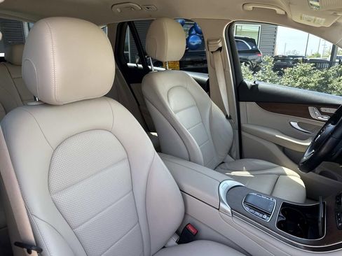 Used 2022 Mercedes-Benz GLC 300 image 12