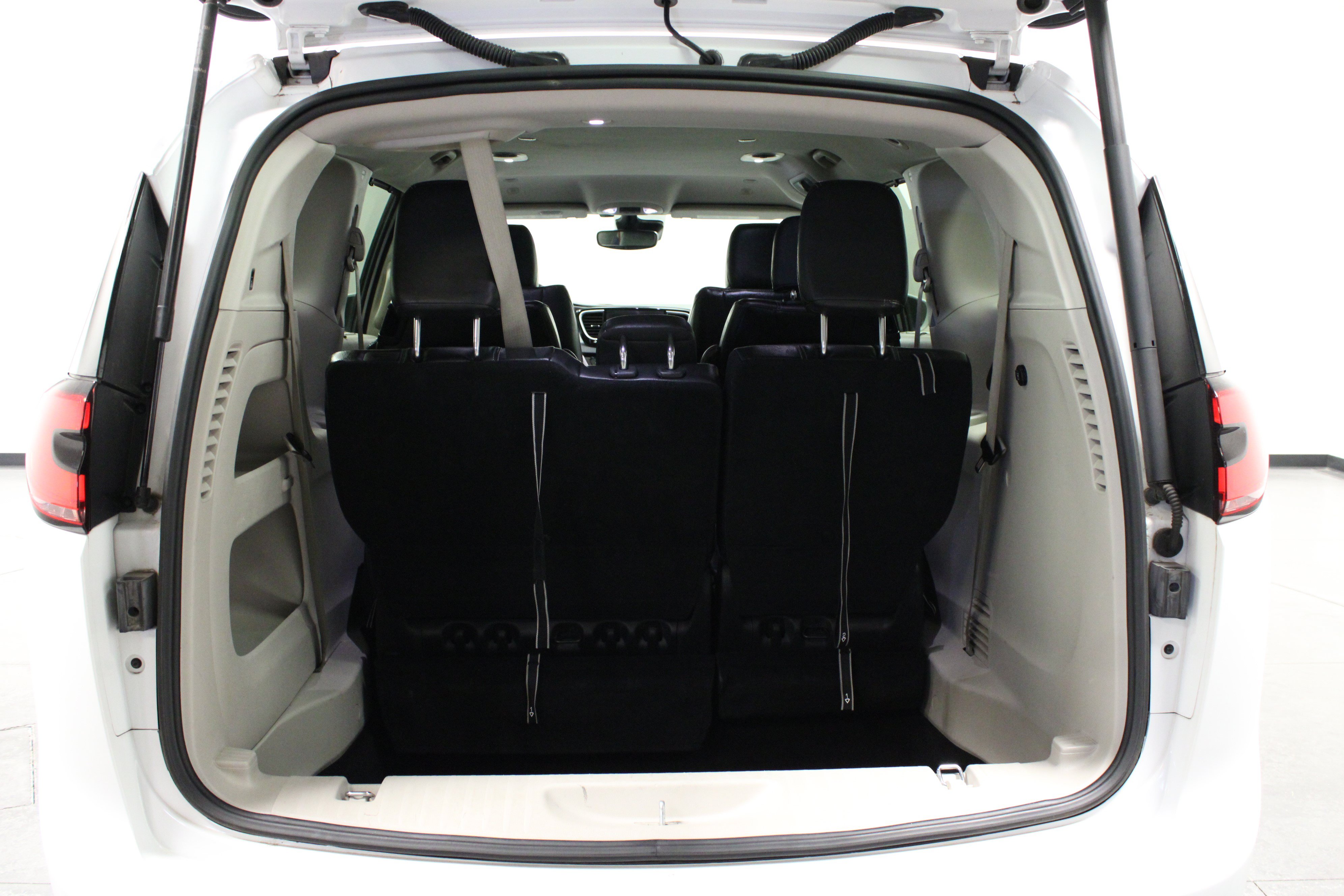 Used 2022 Chrysler Pacifica Touring-L FWD image 15