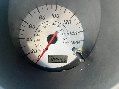 Used 2002 Toyota MR2 image 26