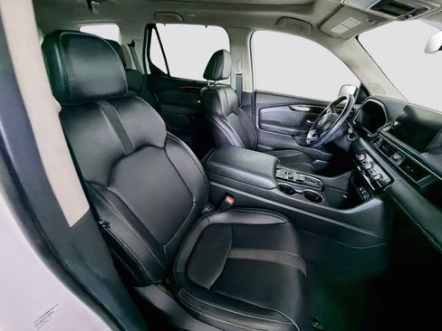 Used 2025 Honda Pilot Touring image 33