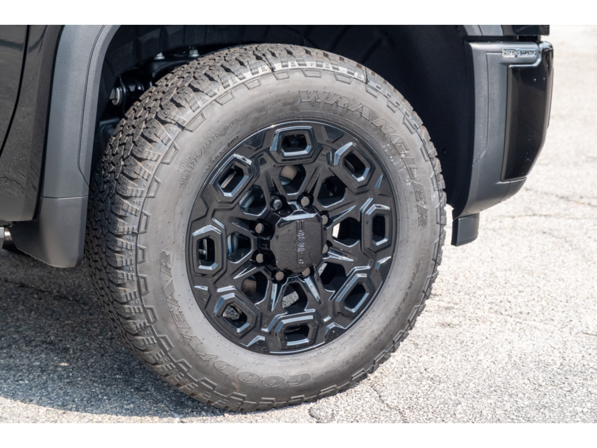 New 2026 GMC Sierra 2500 Denali Ultimate w/ LPO, Black Badging Package AWD/4WD image 10