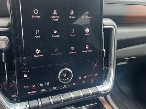 Used 2025 GMC Yukon XL Denali w/ Sun & Power Step Package AWD/4WD image 43