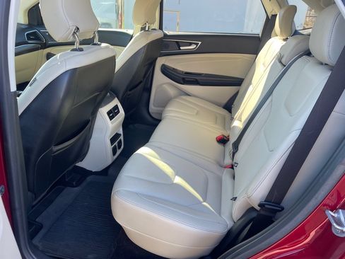 Used 2019 Ford Edge Titanium FWD image 17