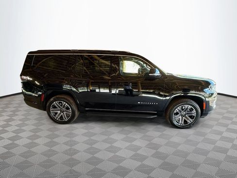 Used 2025 Jeep Wagoneer 4WD image 9