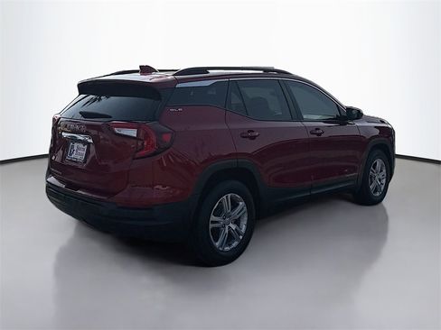 Used 2024 GMC Terrain SLE w/ Driver Convenience Package image 7