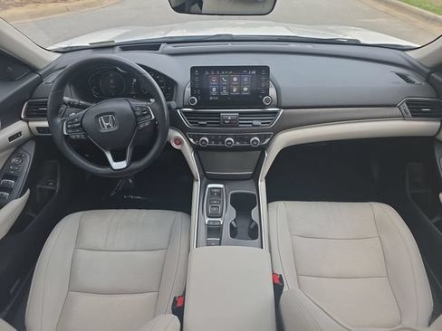 Used 2021 Honda Accord Touring image 10