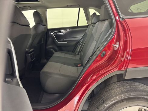 Used 2024 Toyota RAV4 XLE w/ Convenience Package image 18