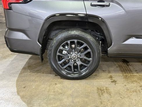 Used 2023 Toyota Sequoia Platinum image 7