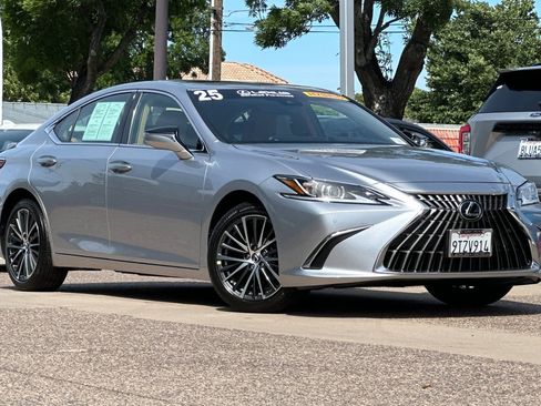 Used 2025 Lexus ES 300h w/ Premium Package FWD image 2