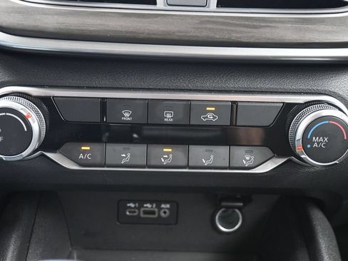 Used 2025 Nissan Altima 2.5 SV FWD image 14