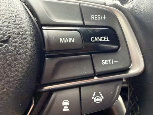 Used 2018 Honda Accord Sport image 21