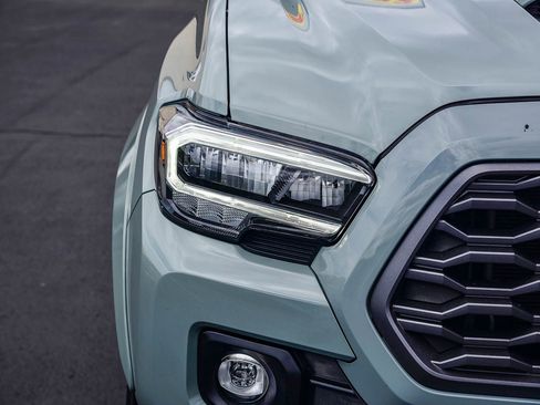 Certified 2022 Toyota Tacoma TRD Sport w/ Technology Package image 12