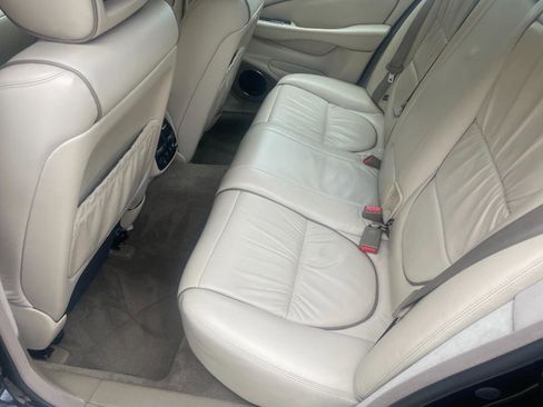 Used 2004 Jaguar XJ8 image 27