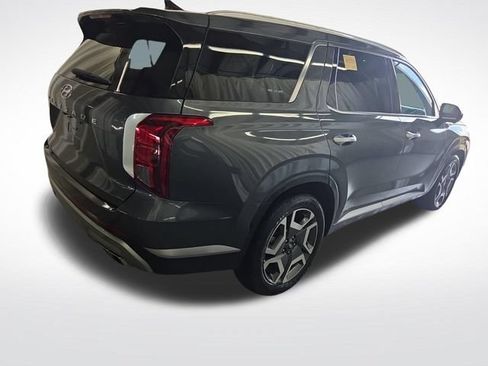 Used 2024 Hyundai Palisade SEL w/ Premium Package FWD image 2