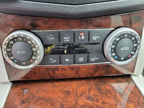 Used 2009 Mercedes-Benz C 300 Luxury image 24