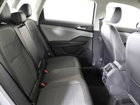 Used 2022 Volkswagen Taos SE w/ Driver Assistance Package image 33