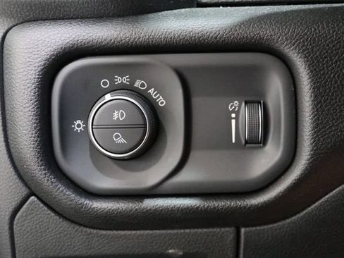 Used 2023 RAM 1500 Big Horn AWD/4WD image 21