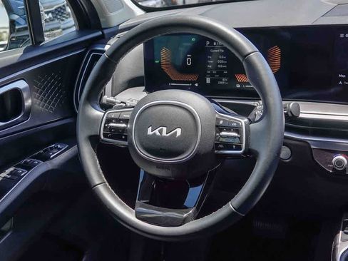 Certified 2025 Kia Sorento EX FWD image 14