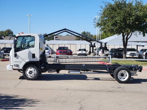 New 2024 Chevrolet Low Cab Forward RWD image 10