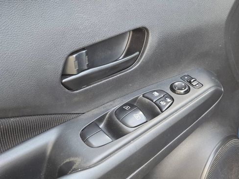 Used 2022 Nissan Kicks S FWD image 19