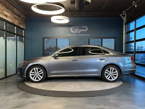 Used 2018 Volkswagen Passat 2.0T SE FWD image 6