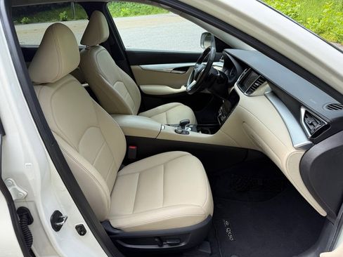 Used 2020 INFINITI QX50 Luxe w/ Navigation Package AWD/4WD image 18