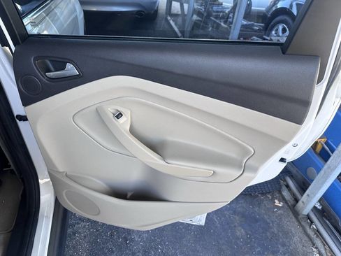 Used 2014 Ford C-MAX Energi SEL w/ Equipment Group 302A image 19