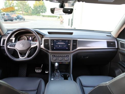 Used 2021 Volkswagen Atlas SE w/ Panoramic Sunroof Package AWD/4WD image 16