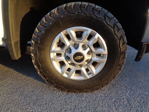 Used 2022 Chevrolet Silverado 2500 LT AWD/4WD image 33