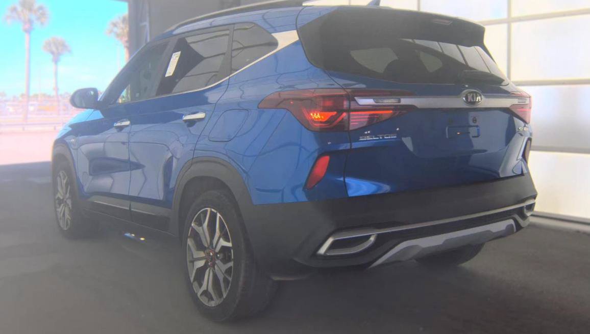 Used 2021 Kia Seltos SX w/ SX Sunroof Package AWD/4WD image 8
