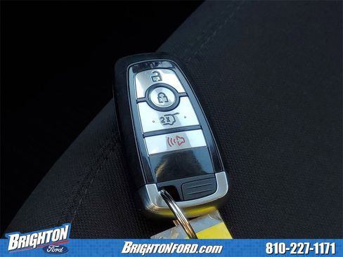 Used 2023 Ford Explorer XLT image 30