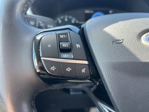 Certified 2022 Ford Escape SEL image 9