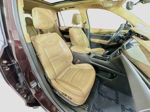 Used 2020 Cadillac XT6 Premium Luxury w/ Platinum Package image 32