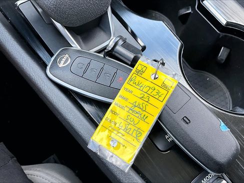 Certified 2023 Nissan Rogue SV FWD image 14