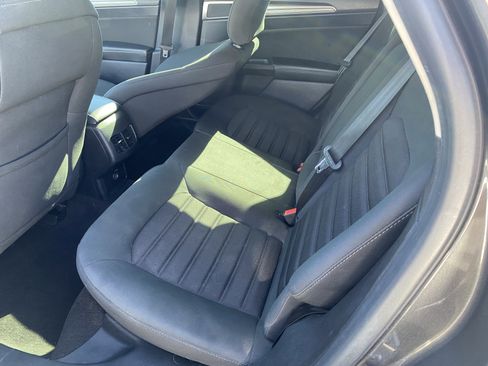 Used 2019 Ford Fusion SE image 19