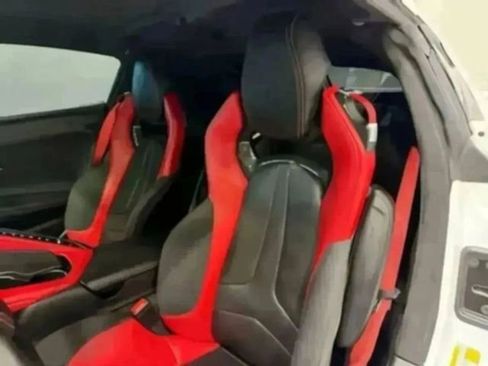 Used 2022 Chevrolet Corvette Stingray w/ Z51 Performance Package image 16