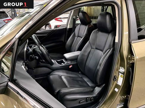 Used 2021 Subaru Outback Limited image 7