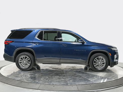 Used 2022 Chevrolet Traverse LT image 8