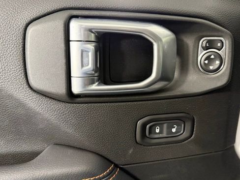Used 2021 Jeep Gladiator Mojave image 14
