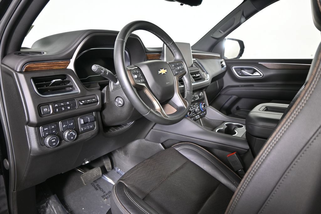 Used 2024 Chevrolet Tahoe High Country AWD/4WD image 24